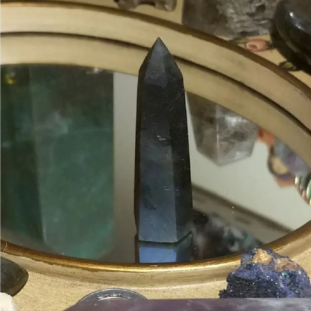 2.5" Labradorite Tower - Picture 3 of 6